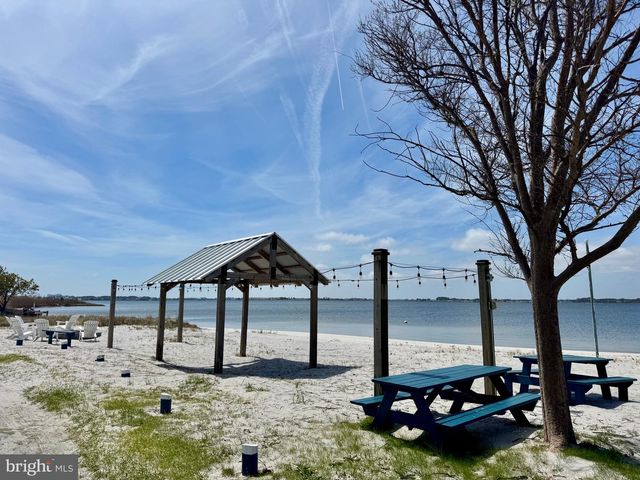 39968 N CROPPERS CIR, Fenwick Island, DE 19944