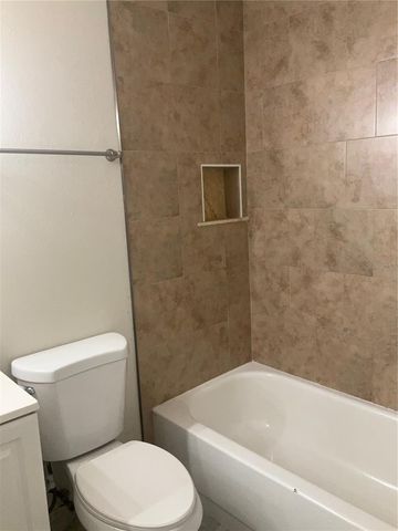 3830 VALLEY TREE DRIVE, Tampa, FL 33610