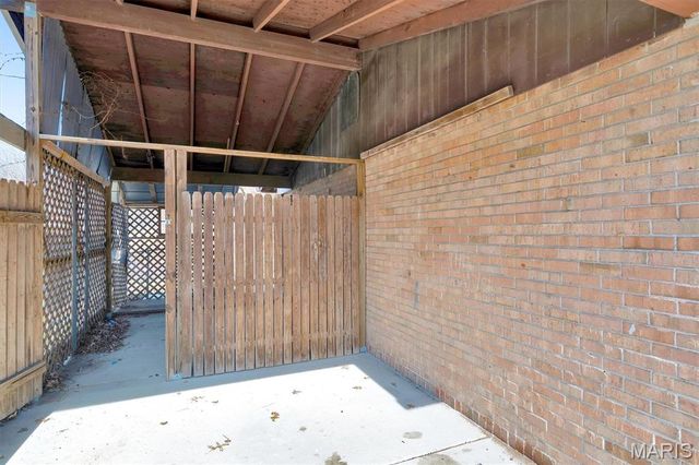 2145 Kingsford Drive, Florissant, MO 63031