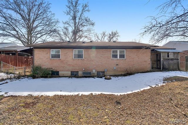 2145 Kingsford Drive, Florissant, MO 63031