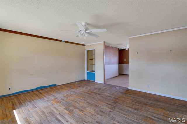 2145 Kingsford Drive, Florissant, MO 63031