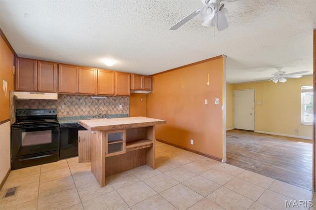 2145 Kingsford Drive, Florissant, MO 63031