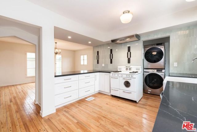 3725 Arbolada Road, Los Angeles, CA 90027