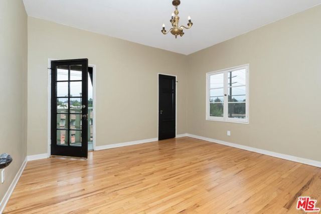 3725 Arbolada Road, Los Angeles, CA 90027