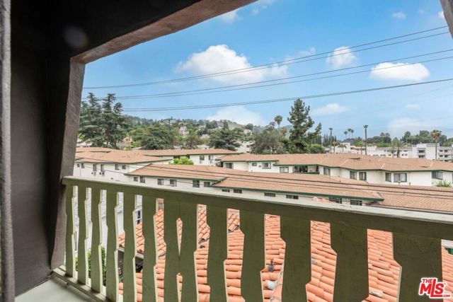 3725 Arbolada Road, Los Angeles, CA 90027