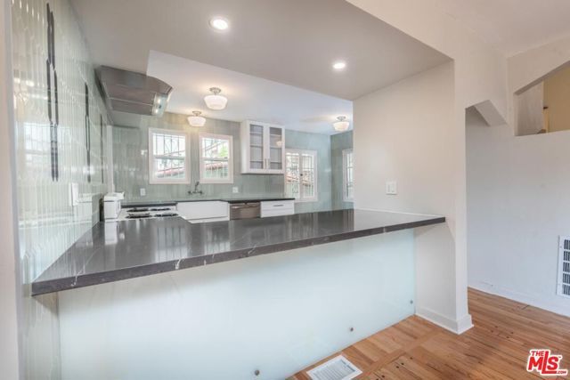 3725 Arbolada Road, Los Angeles, CA 90027