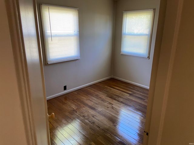 706 S Lake Street, South Bend, IN 46619