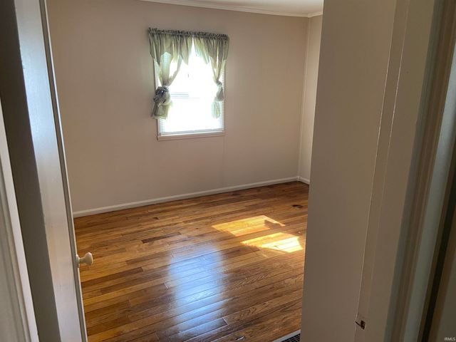 706 S Lake Street, South Bend, IN 46619