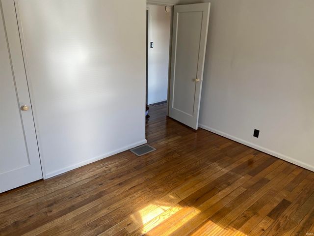 706 S Lake Street, South Bend, IN 46619