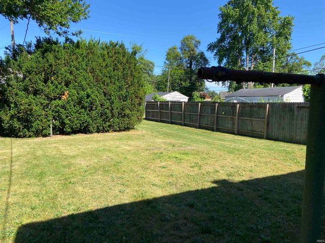 706 S Lake Street, South Bend, IN 46619