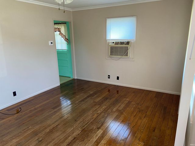 706 S Lake Street, South Bend, IN 46619