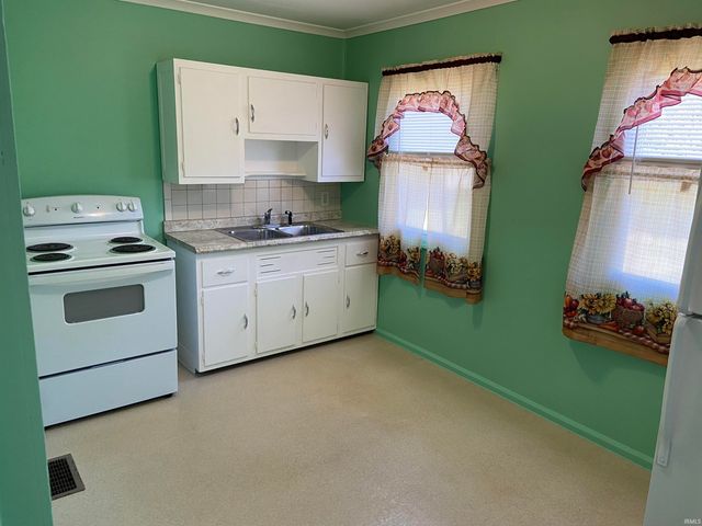 706 S Lake Street, South Bend, IN 46619