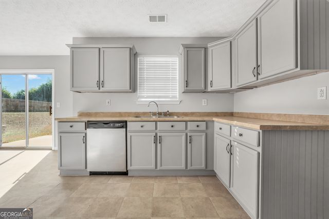 133 Meadow View Drive, Jackson, GA 30233