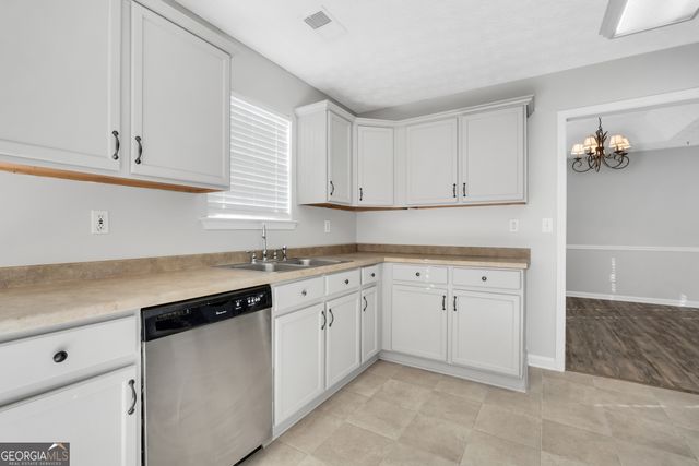 133 Meadow View Drive, Jackson, GA 30233