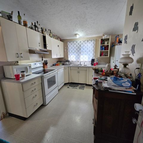 147-149 Hoover Ct, Salina, KS 67401