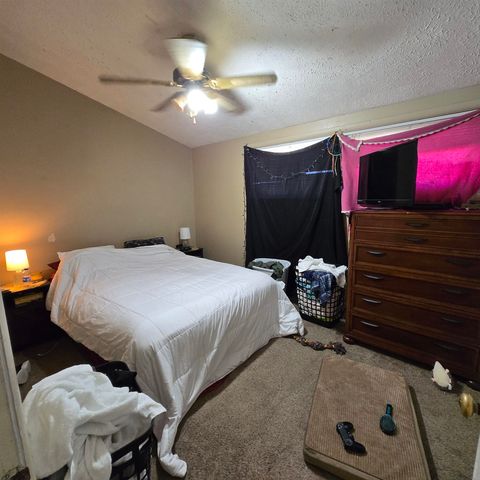 147-149 Hoover Ct, Salina, KS 67401