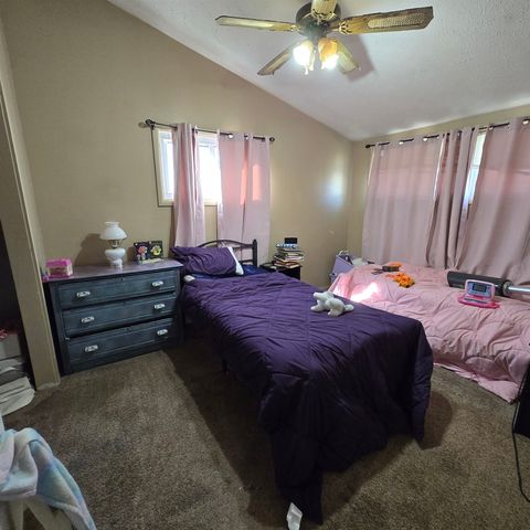 147-149 Hoover Ct, Salina, KS 67401