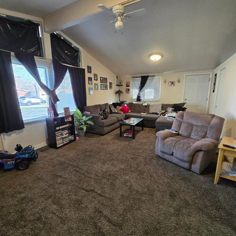 147-149 Hoover Ct, Salina, KS 67401