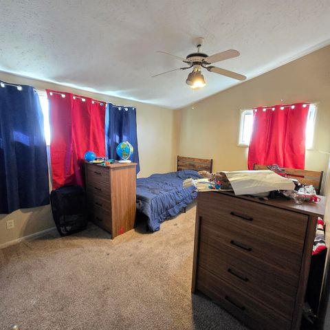 147-149 Hoover Ct, Salina, KS 67401