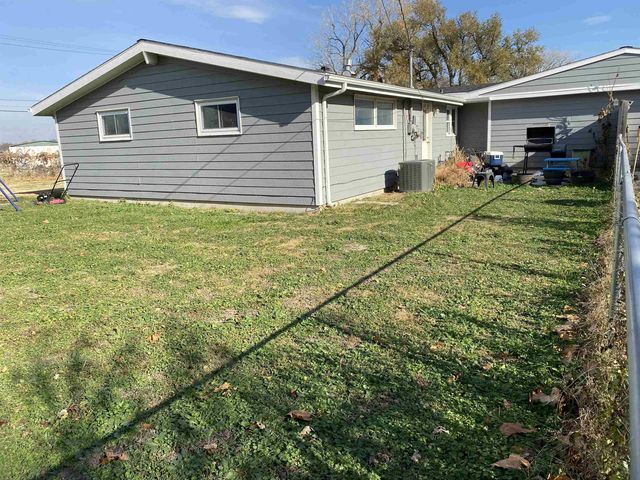 147-149 Hoover Ct, Salina, KS 67401