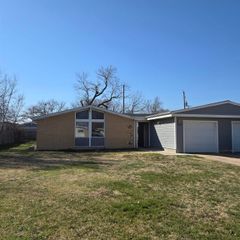 147-149 Hoover Ct, Salina, KS 67401