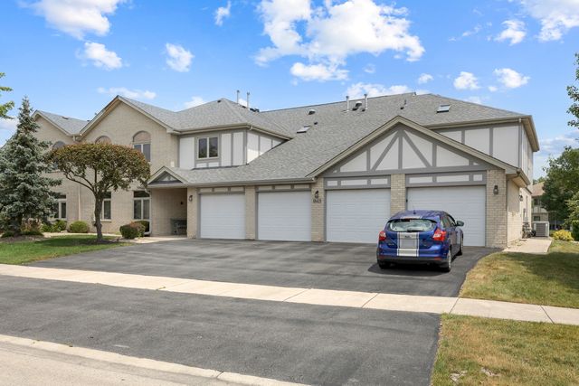 18423 PINE LAKE Drive 2, Tinley Park, IL 60477