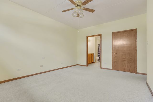 18423 PINE LAKE Drive 2, Tinley Park, IL 60477