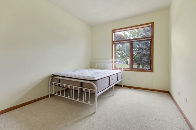 18423 PINE LAKE Drive 2, Tinley Park, IL 60477