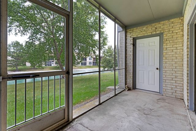 18423 PINE LAKE Drive 2, Tinley Park, IL 60477