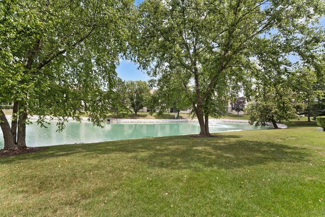 18423 PINE LAKE Drive 2, Tinley Park, IL 60477