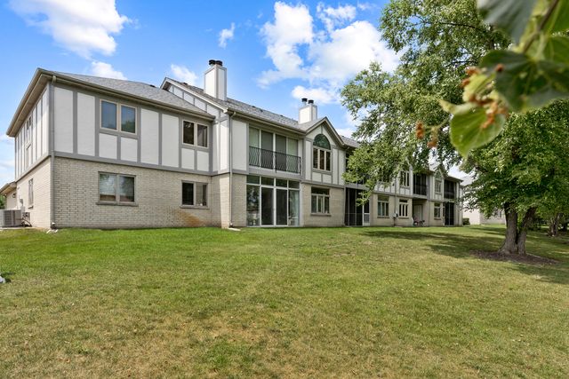18423 PINE LAKE Drive 2, Tinley Park, IL 60477