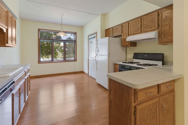 18423 PINE LAKE Drive 2, Tinley Park, IL 60477