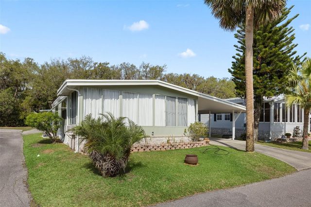8 COCOS PLUMOSA DRIVE A, Eustis, FL 32726