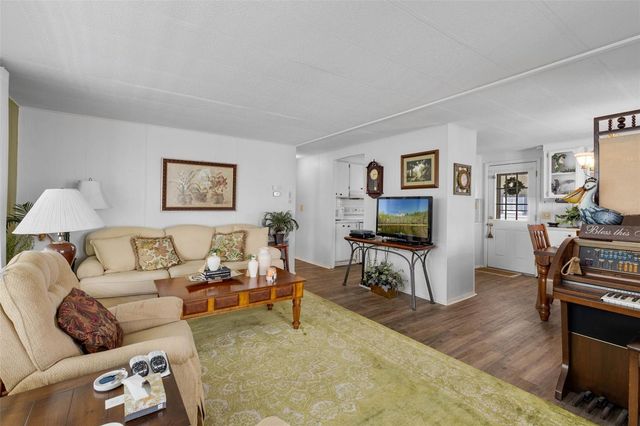 8 COCOS PLUMOSA DRIVE A, Eustis, FL 32726