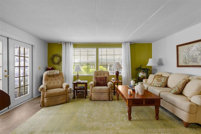 8 COCOS PLUMOSA DRIVE A, Eustis, FL 32726