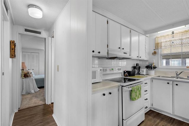 8 COCOS PLUMOSA DRIVE A, Eustis, FL 32726