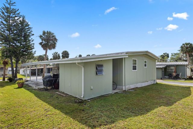 8 COCOS PLUMOSA DRIVE A, Eustis, FL 32726