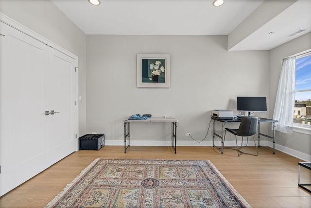 815 Laurel Avenue 403, Highland Park, IL 60035