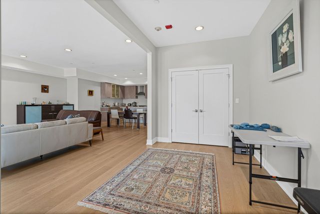 815 Laurel Avenue 403, Highland Park, IL 60035