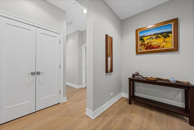 815 Laurel Avenue 403, Highland Park, IL 60035