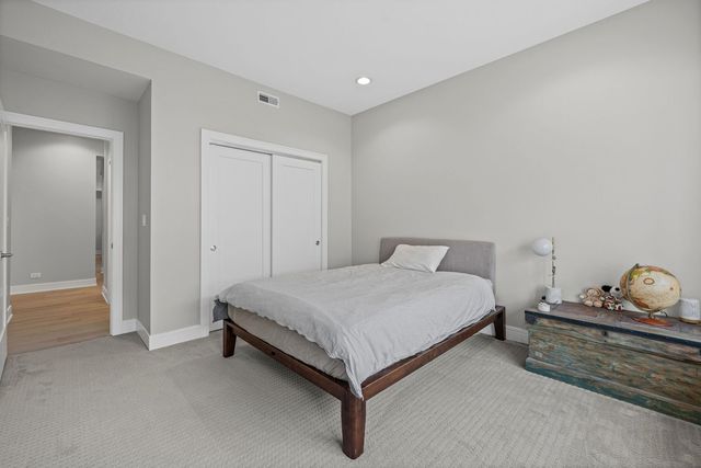 815 Laurel Avenue 403, Highland Park, IL 60035