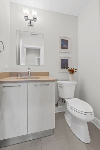 815 Laurel Avenue 403, Highland Park, IL 60035