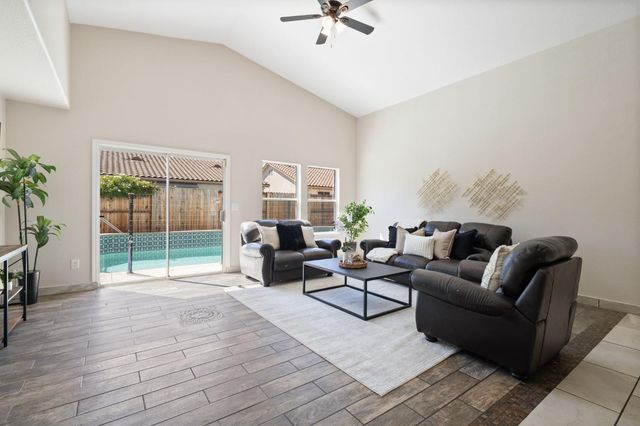 609 Roadrunner Dr, Patterson, CA 95363