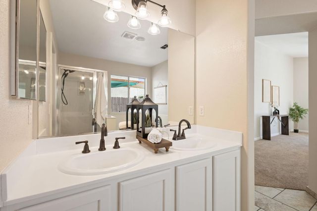 609 Roadrunner Dr, Patterson, CA 95363