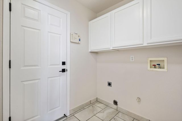 609 Roadrunner Dr, Patterson, CA 95363