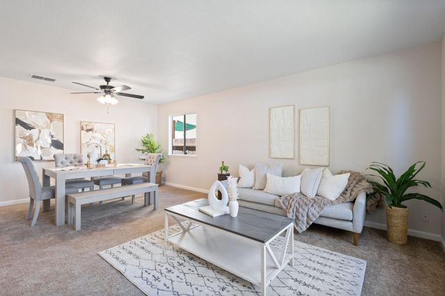 609 Roadrunner Dr, Patterson, CA 95363