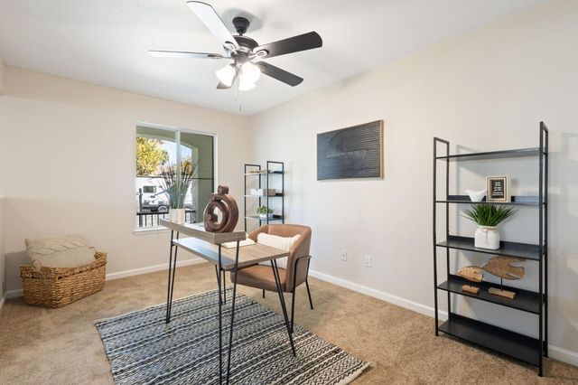 609 Roadrunner Dr, Patterson, CA 95363