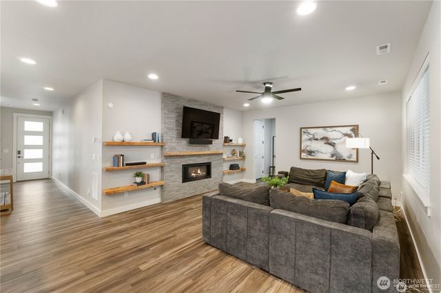 12956 186th Ave E, Bonney Lake, WA 98391