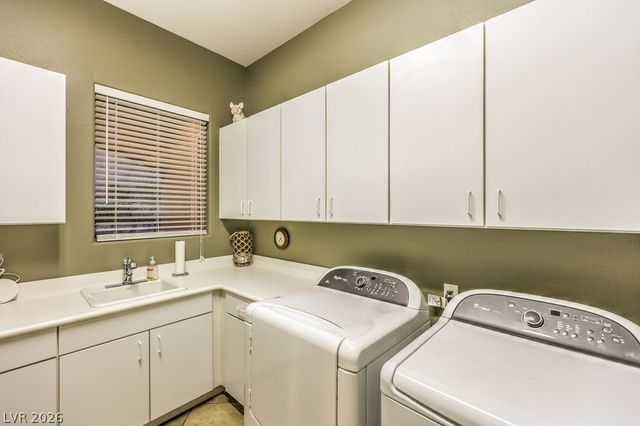2712 Marie Antoinette Street, Henderson, NV 89044