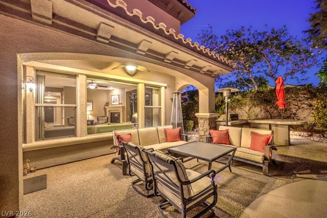 2712 Marie Antoinette Street, Henderson, NV 89044